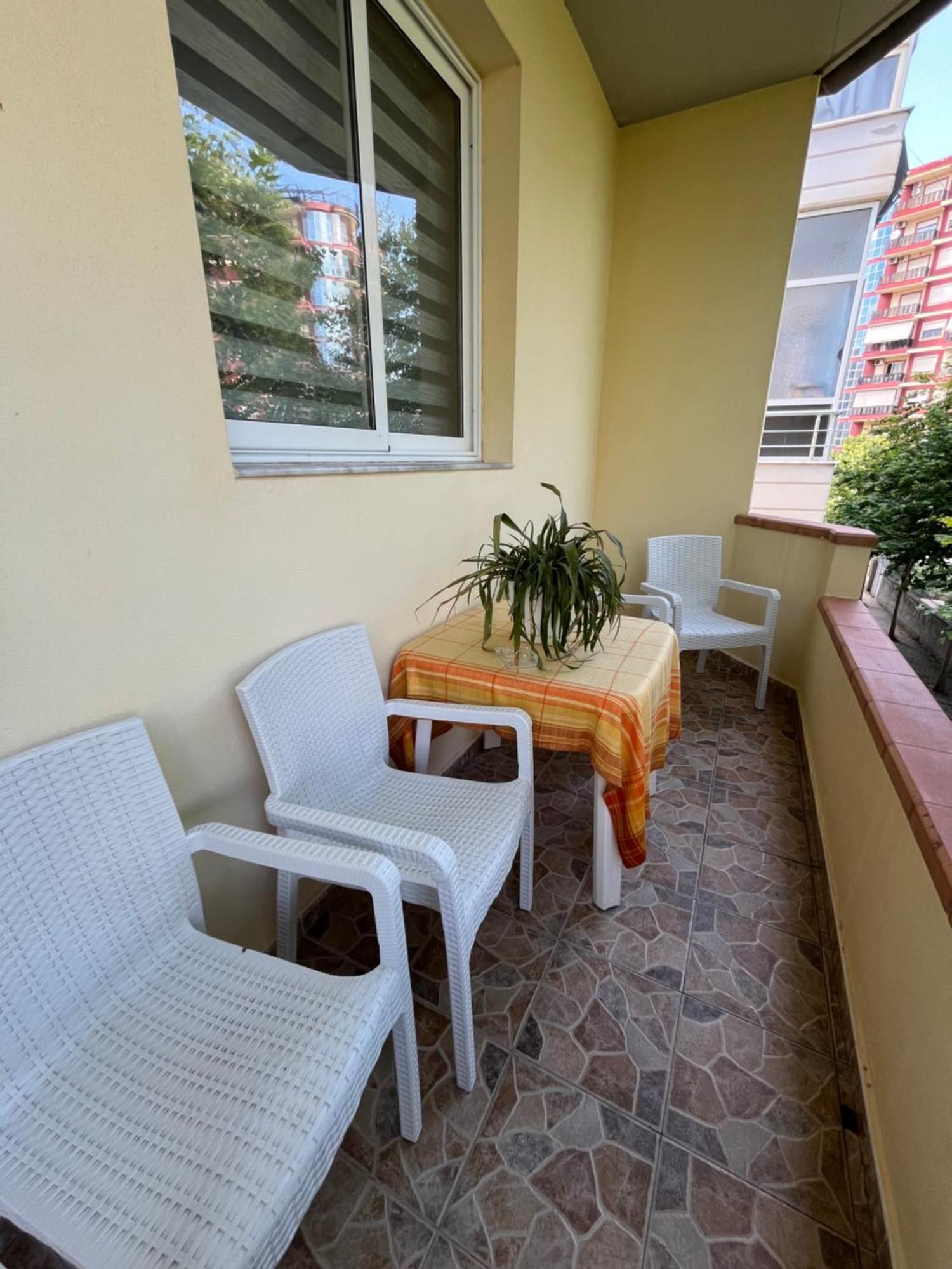 Iljazi'S Apartaments Влёра Экстерьер фото