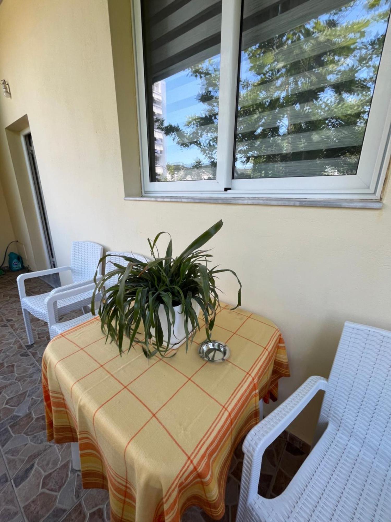 Iljazi'S Apartaments Влёра Экстерьер фото