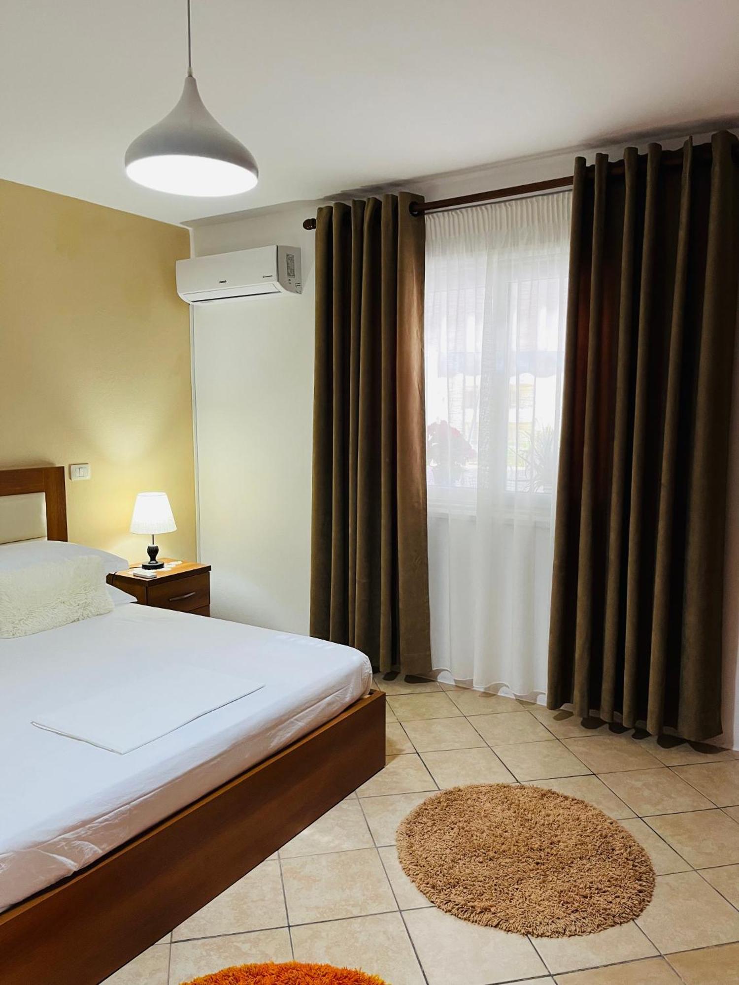 Iljazi'S Apartaments Влёра Экстерьер фото