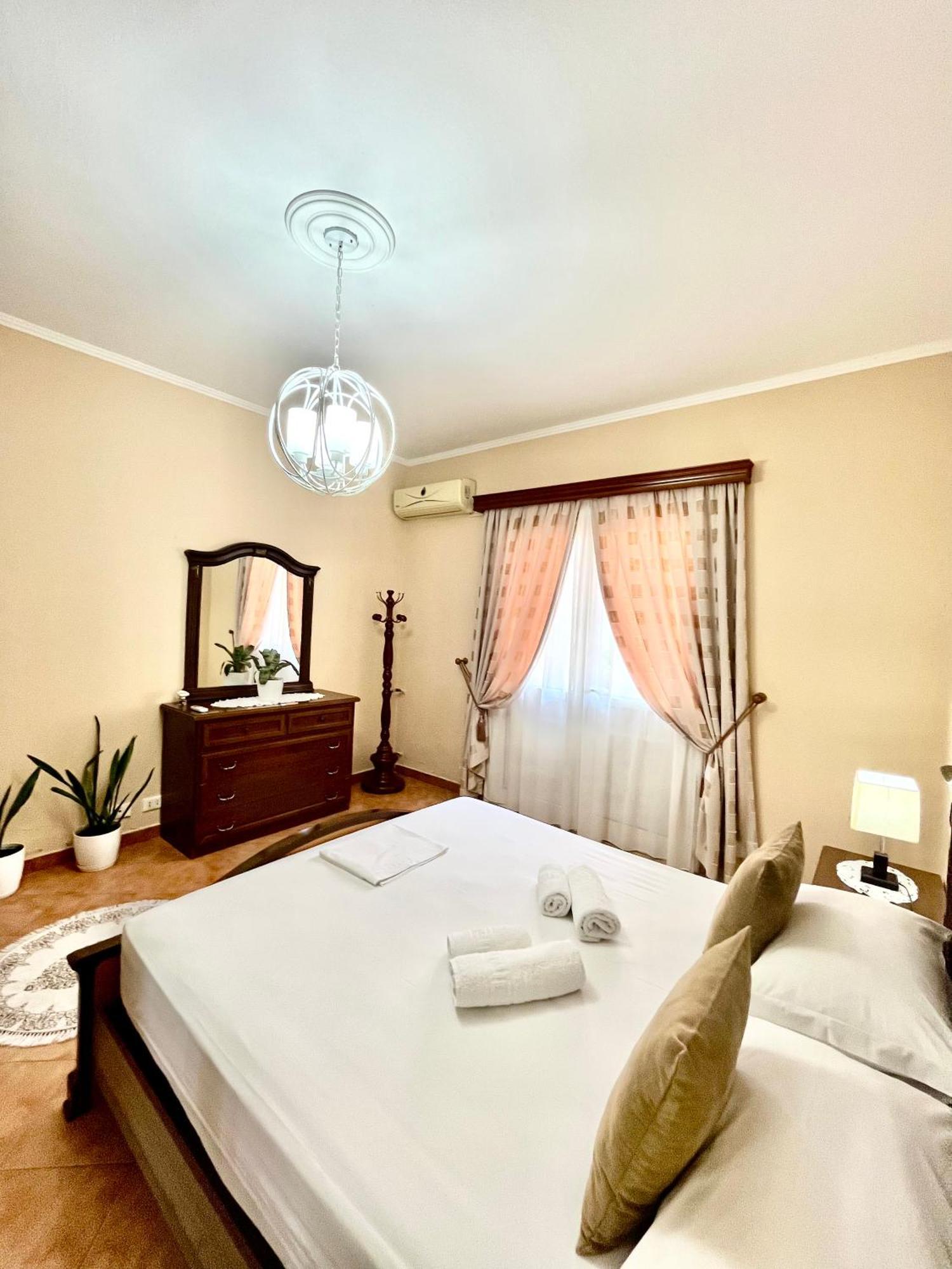 Iljazi'S Apartaments Влёра Экстерьер фото