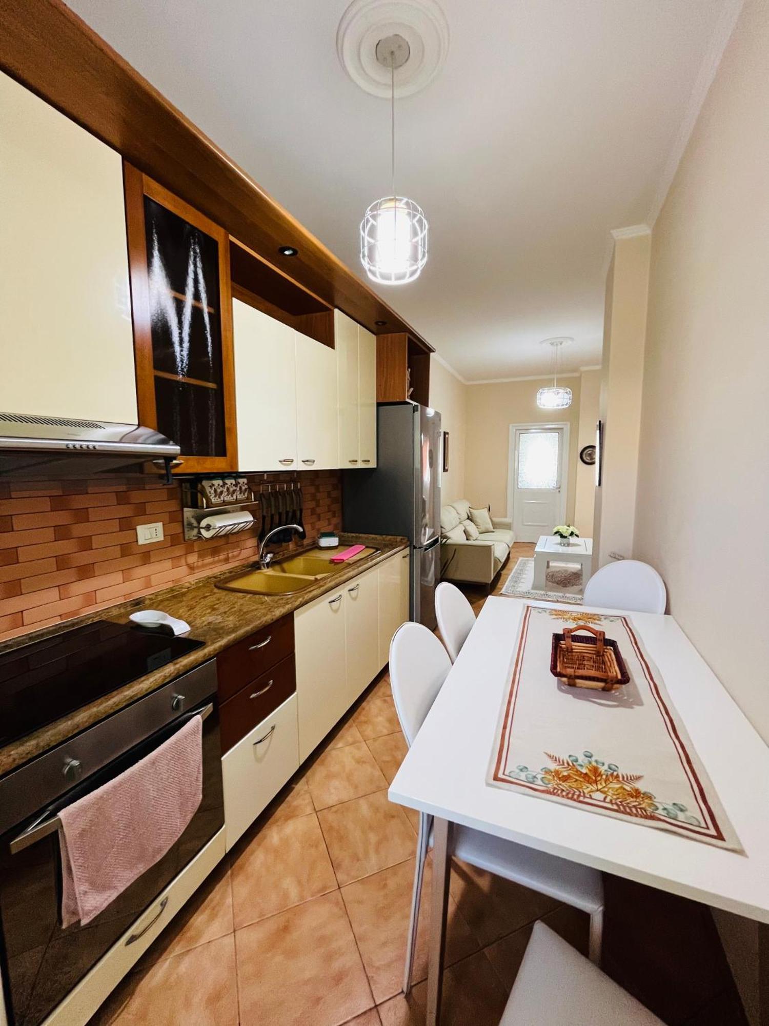 Iljazi'S Apartaments Влёра Экстерьер фото