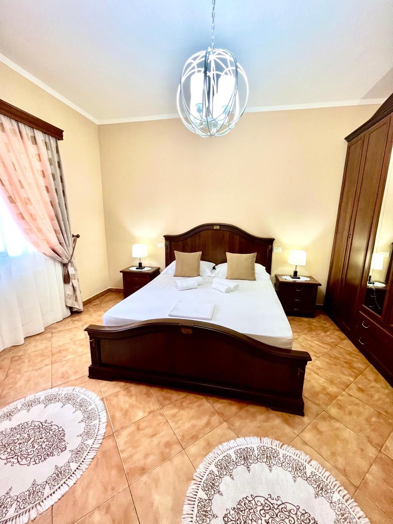 Iljazi'S Apartaments Влёра Экстерьер фото