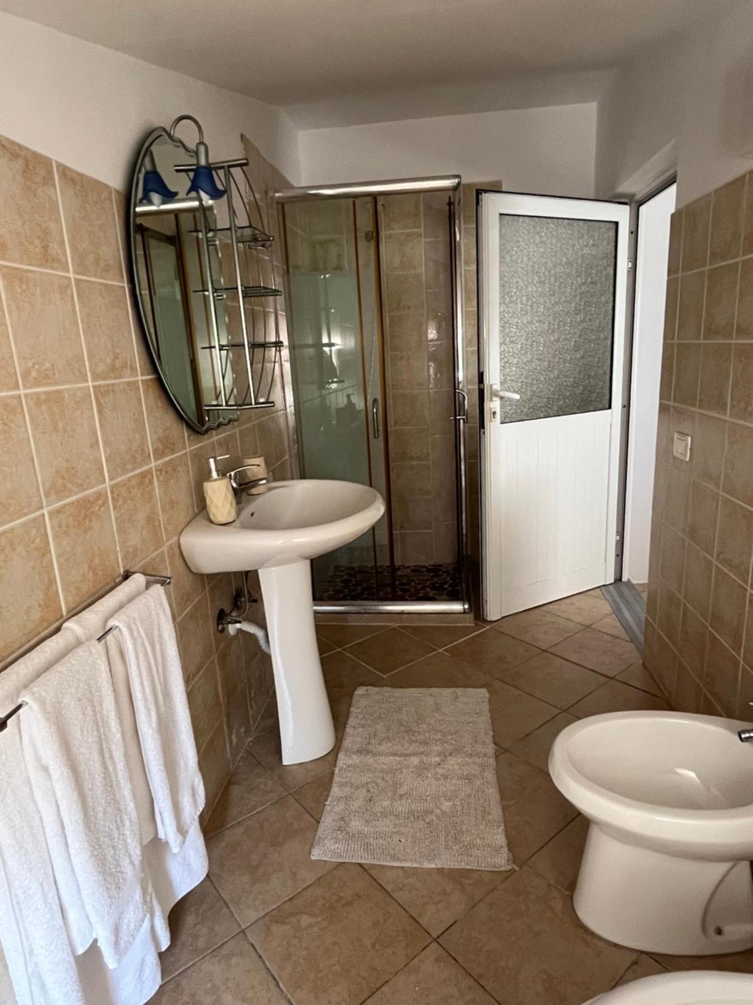 Iljazi'S Apartaments Влёра Экстерьер фото